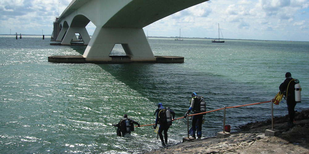 Pijlers Zeelandbrug